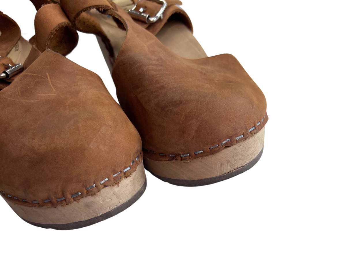Lotta from Stockholm T Strap Clogs Brown Pre Loved Nest and Nurture